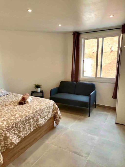 Estudios Hl Frente Al Metro Barcelona-Aeropuerto L'Hospitalet de Llobregat Bagian luar foto